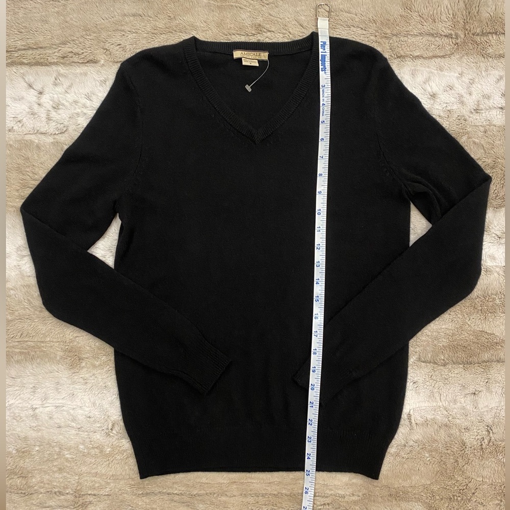 NWOT💝AMICALE Cashmere V-Neck Sweater Size S - Picture 12 of 13